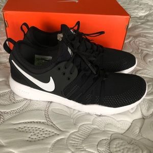 Women’s Nike Free TR 7 training shoes SIZE 10
